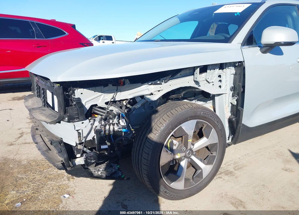 2025 VOLVO XC40 VIN: YV4L12UJXS2598076