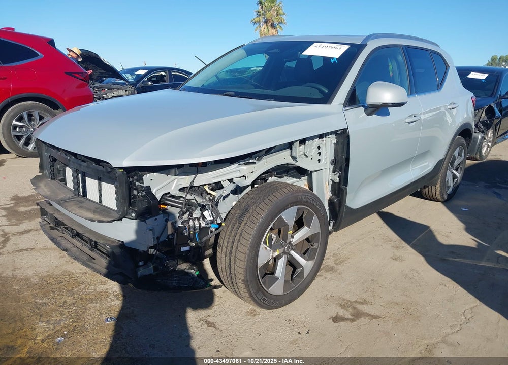2025 VOLVO XC40 VIN: YV4L12UJXS2598076