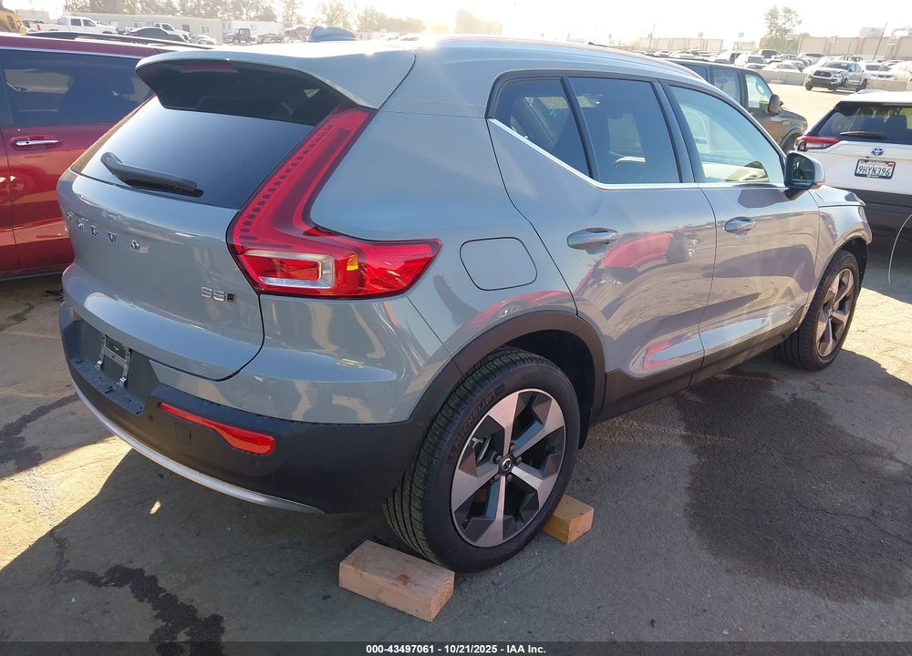 2025 VOLVO XC40 VIN: YV4L12UJXS2598076