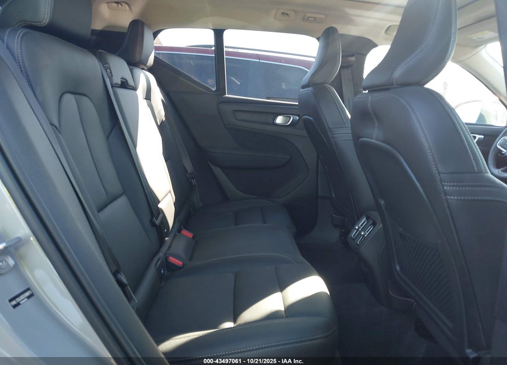 2025 VOLVO XC40 VIN: YV4L12UJXS2598076