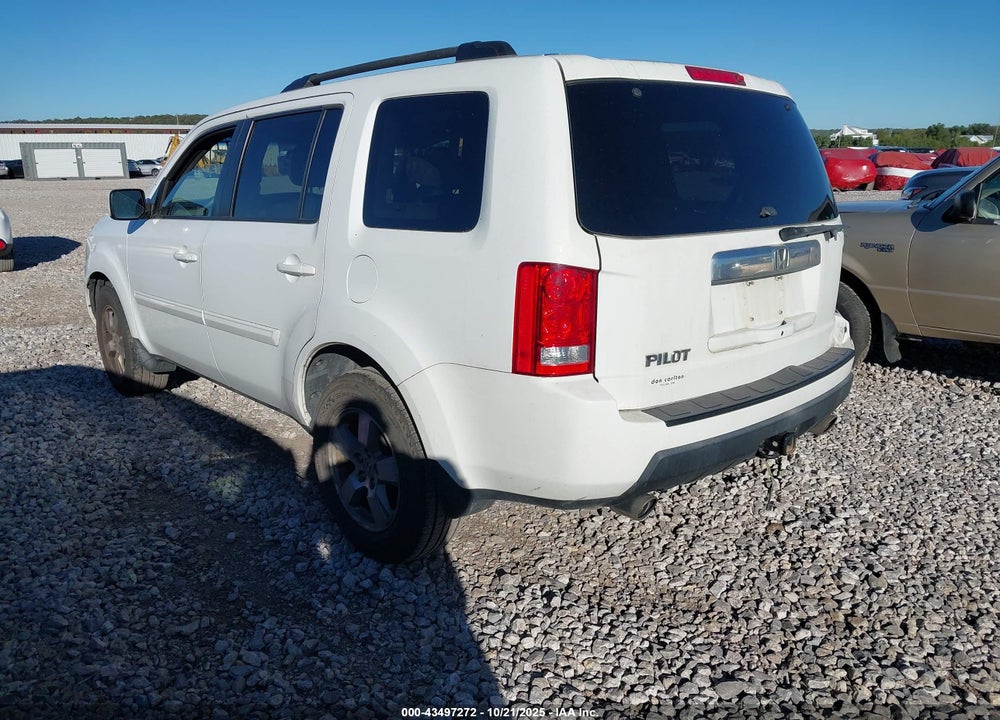 2011 HONDA PILOT EX VIN: 5FNYF3H46BB003497