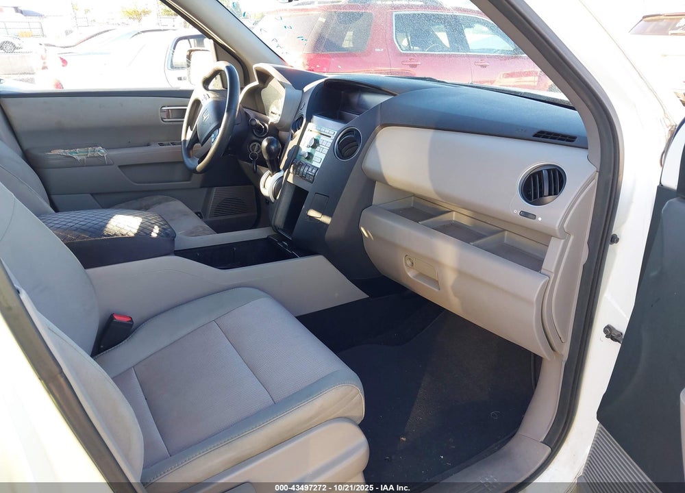 2011 HONDA PILOT EX VIN: 5FNYF3H46BB003497