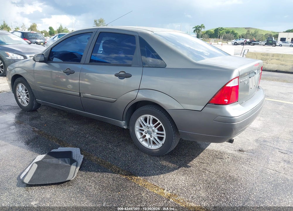 2005 FORD FOCUS ZX4 VIN: 1FAFP34N85W142751