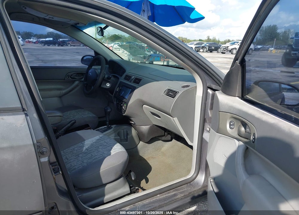2005 FORD FOCUS ZX4 VIN: 1FAFP34N85W142751