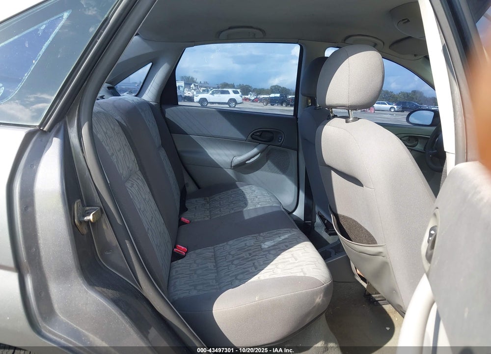 2005 FORD FOCUS ZX4 VIN: 1FAFP34N85W142751