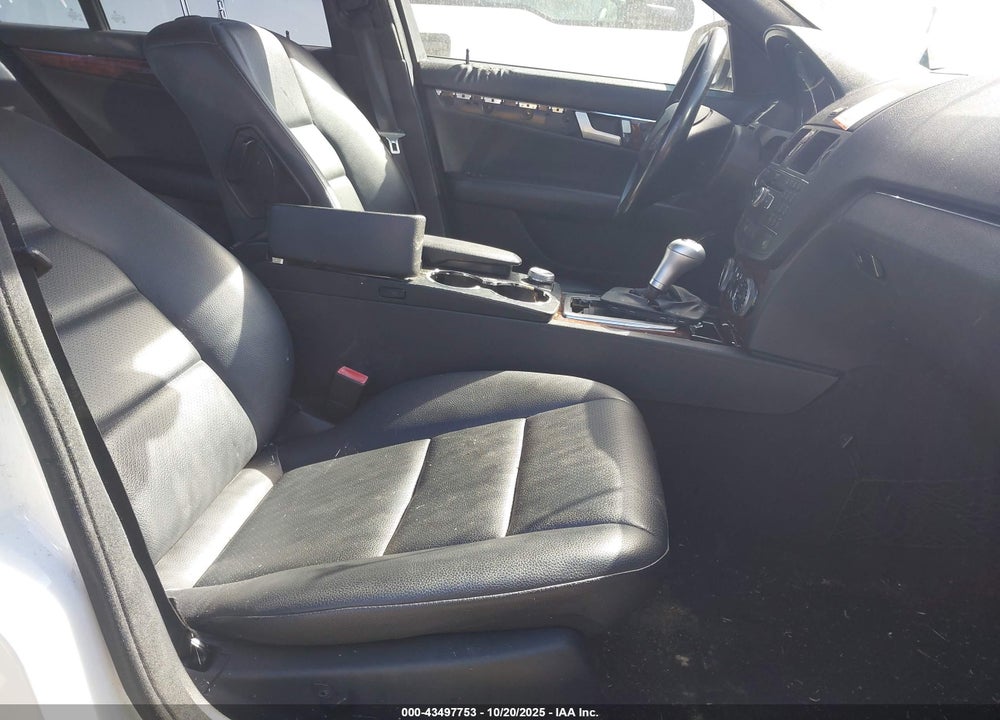 2009 MERCEDES-BENZ C 300 LUXURY/SPORT VIN: WDDGF54X19R064063