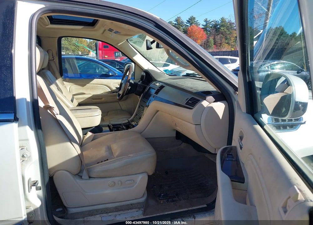 2008 CADILLAC ESCALADE STANDARD VIN: 1GYFK63878R131209