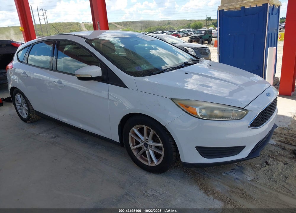 2016 FORD FOCUS SE VIN: 1FADP3K24GL318313