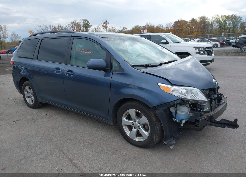 2017 TOYOTA SIENNA LE 8 PASSENGER VIN: 5TDKZ3DC3HS851139