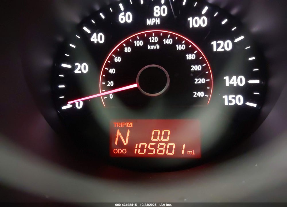 2011 KIA SORENTO LX VIN: 5XYKTCA19BG085880