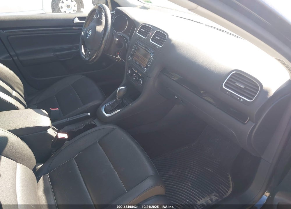 2013 VOLKSWAGEN JETTA VIN: 3VWPP7AJ1DM696846