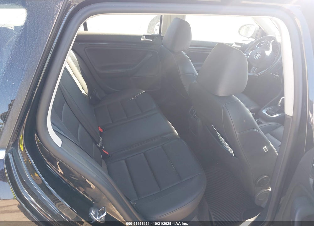 2013 VOLKSWAGEN JETTA VIN: 3VWPP7AJ1DM696846