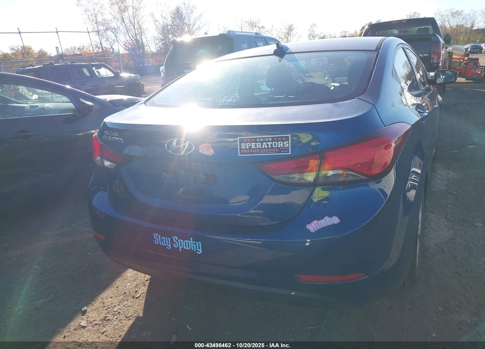 2016 HYUNDAI ELANTRA VIN: 5NPDH4AE0GH768148