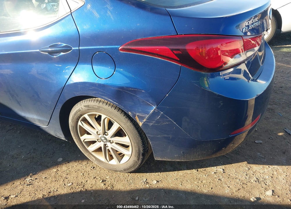 2016 HYUNDAI ELANTRA VIN: 5NPDH4AE0GH768148