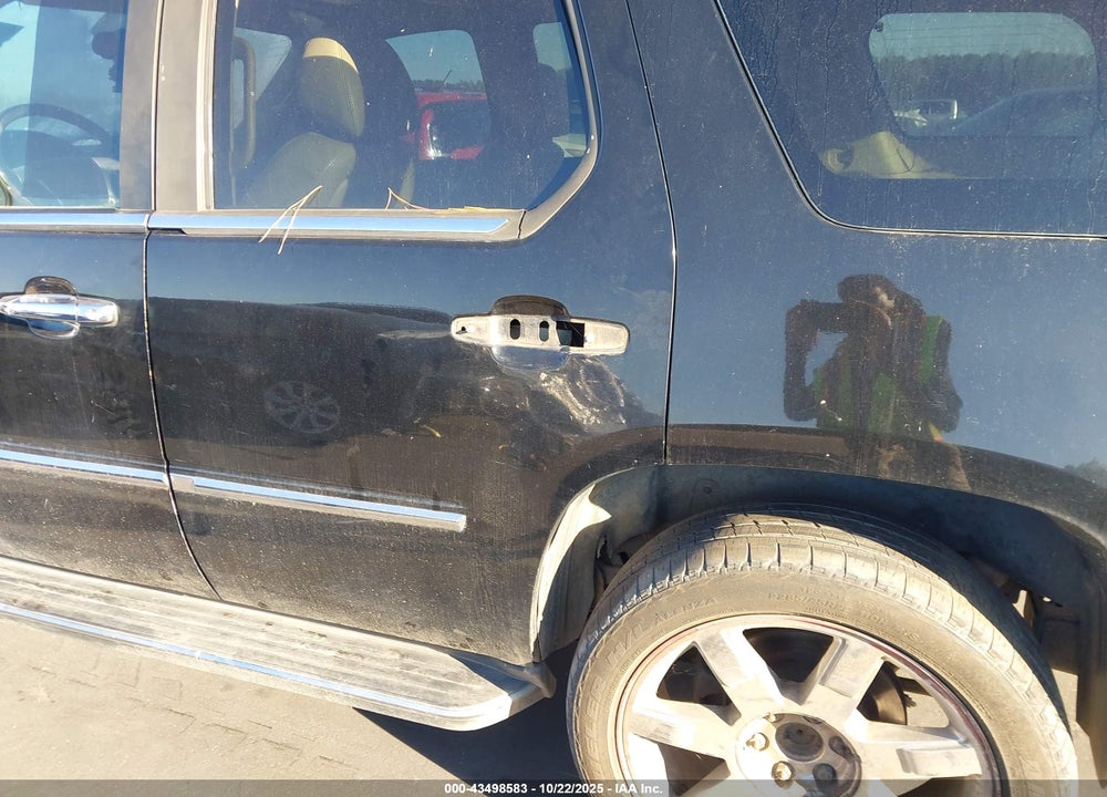 2008 CADILLAC ESCALADE VIN: 1GYFK63818R109299