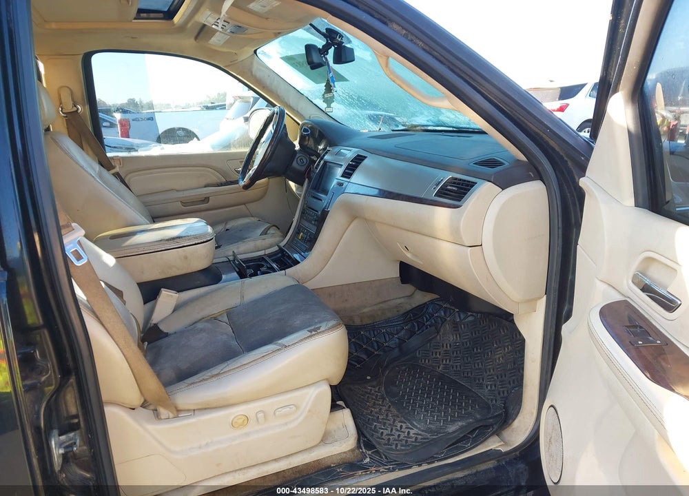 2008 CADILLAC ESCALADE VIN: 1GYFK63818R109299