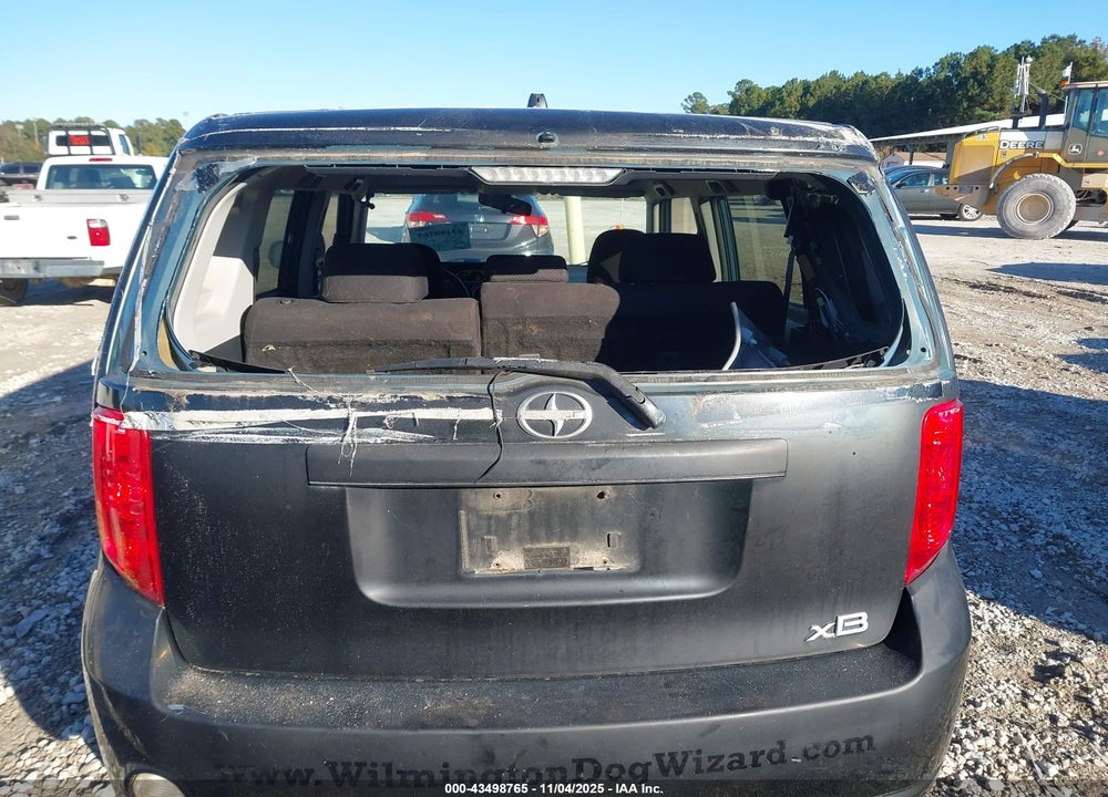 2010 SCION XB VIN: JTLZE4FE2A1114861
