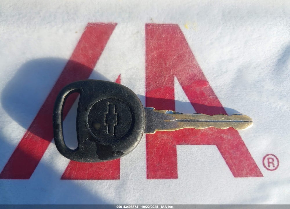 2005 CHEVROLET EQUINOX LT VIN: 2CNDL73F556189630