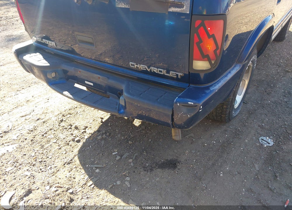 2000 CHEVROLET BLAZER LS VIN: 1GNCS13W4Y2333144
