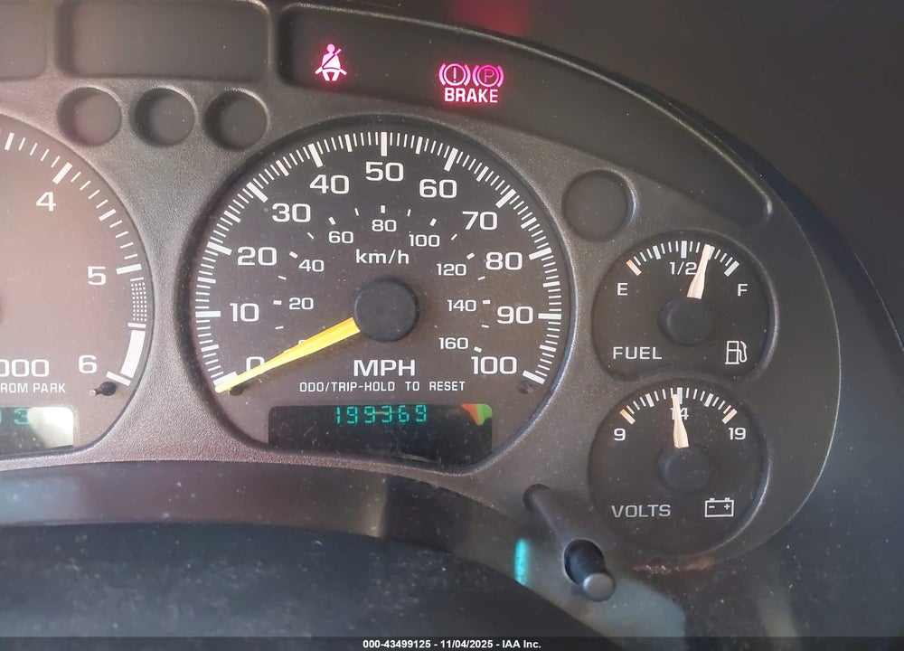 2000 CHEVROLET BLAZER LS VIN: 1GNCS13W4Y2333144