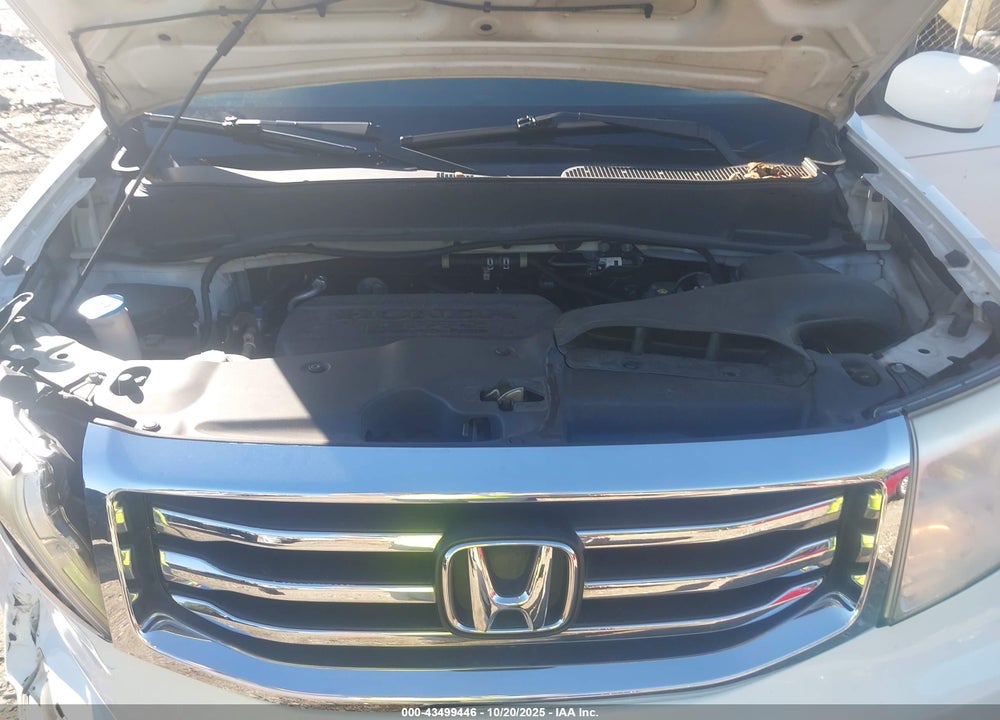 2012 HONDA PILOT VIN: 5FNYF3H77CB043146