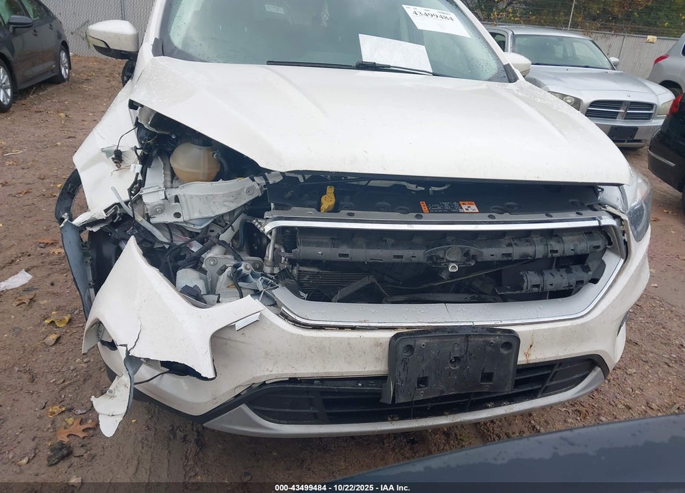 2017 FORD ESCAPE VIN: 1FMCU9J99HUB75771