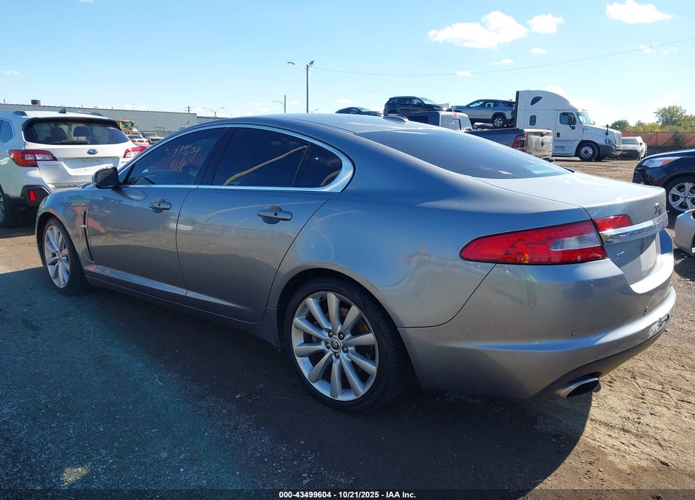 2010 JAGUAR XF PREMIUM VIN: SAJWA0GB6ALR61623
