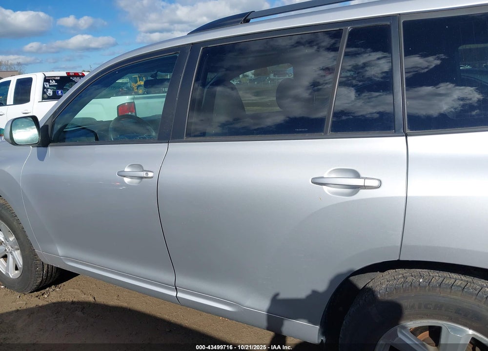 2010 TOYOTA HIGHLANDER SE V6 VIN: 5TDKK3EH2AS022504