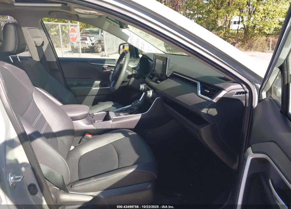 2022 TOYOTA RAV4 HYBRID XLE PREMIUM VIN: JTMB6RFV1ND074431