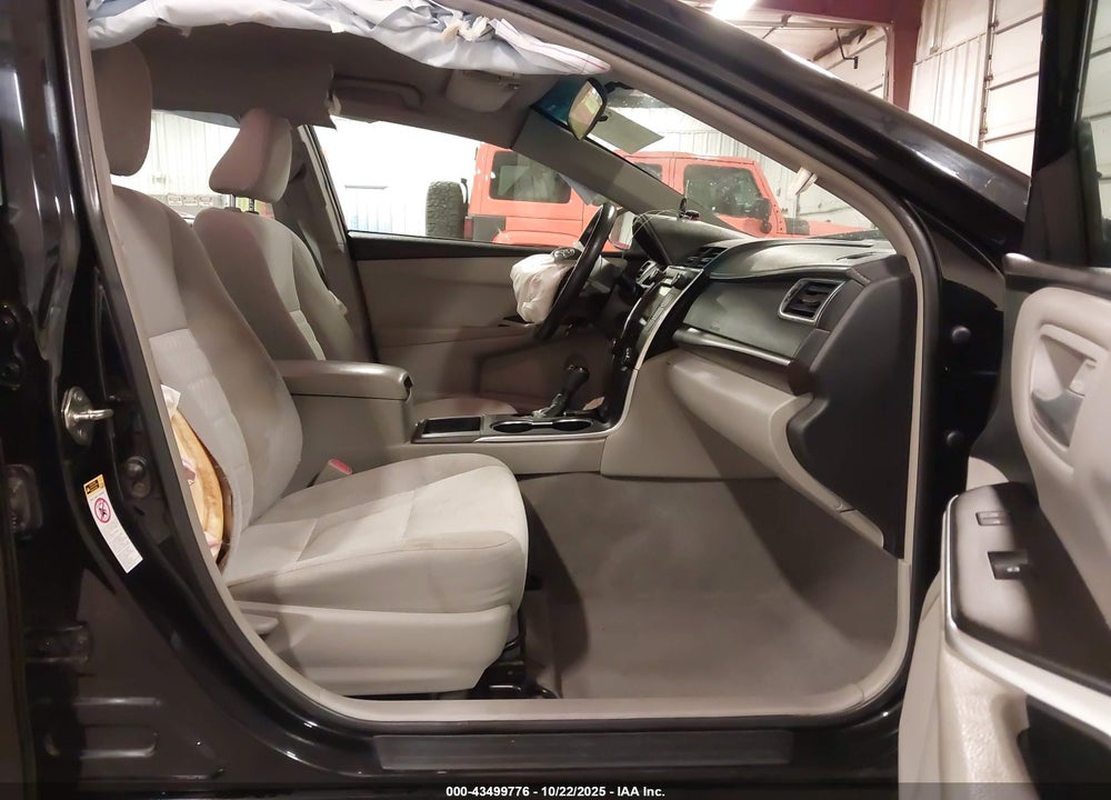 2016 TOYOTA CAMRY LE VIN: 4T1BF1FK8GU212584