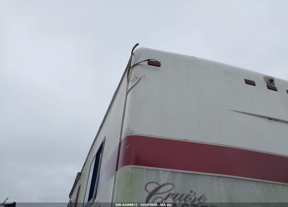 1999 FREIGHTLINER CHASSIS X LINE MOTOR HOME VIN: 4UZ6XFBC7XCB63347