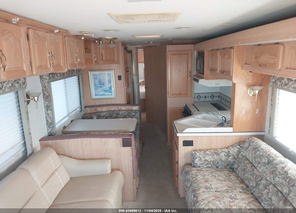 1999 FREIGHTLINER CHASSIS X LINE MOTOR HOME VIN: 4UZ6XFBC7XCB63347