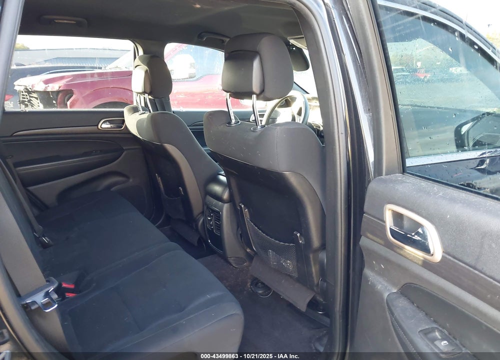 2015 JEEP GRAND CHEROKEE VIN: 1C4RJFAG5FC228683
