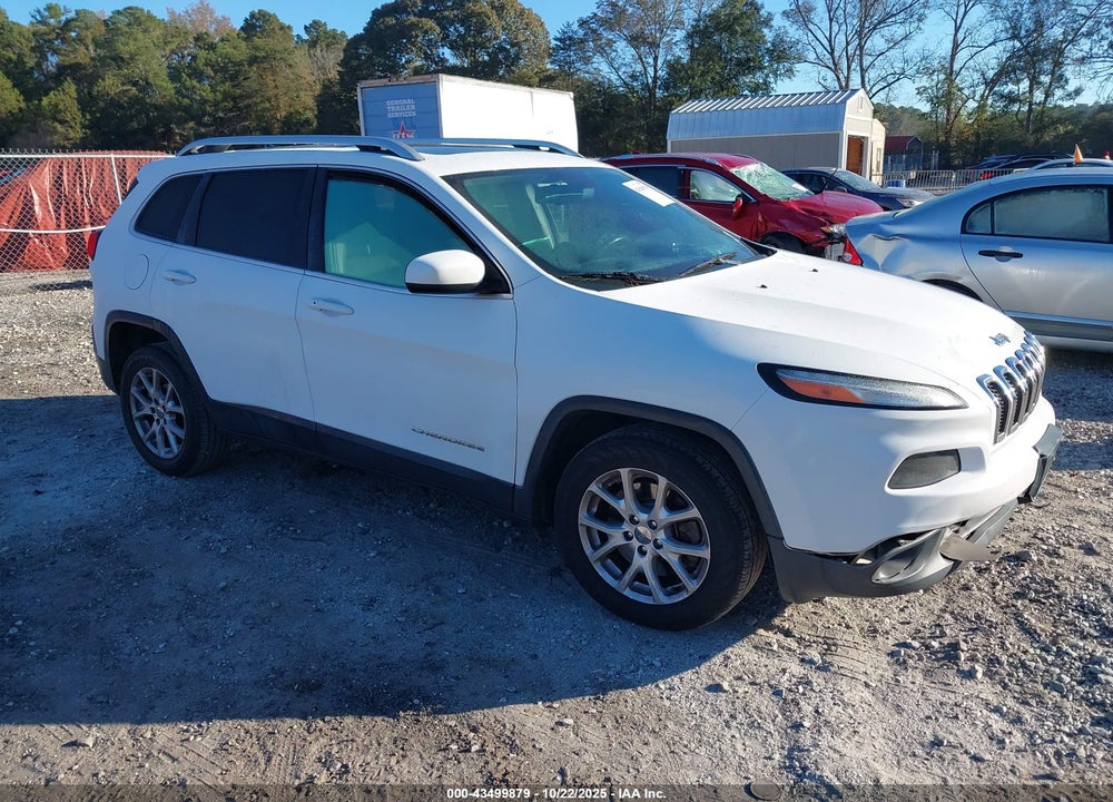 2015 JEEP CHEROKEE LATITUDE VIN: 1C4PJLCB3FW643748