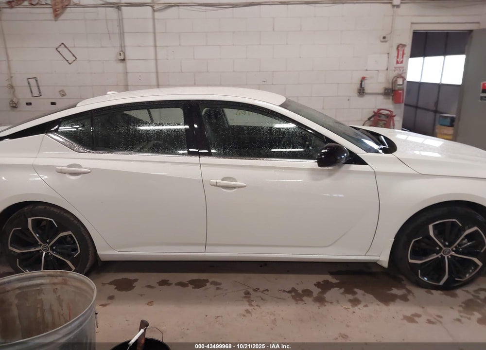 2023 NISSAN ALTIMA SR FWD VIN: 1N4BL4CV1PN387997