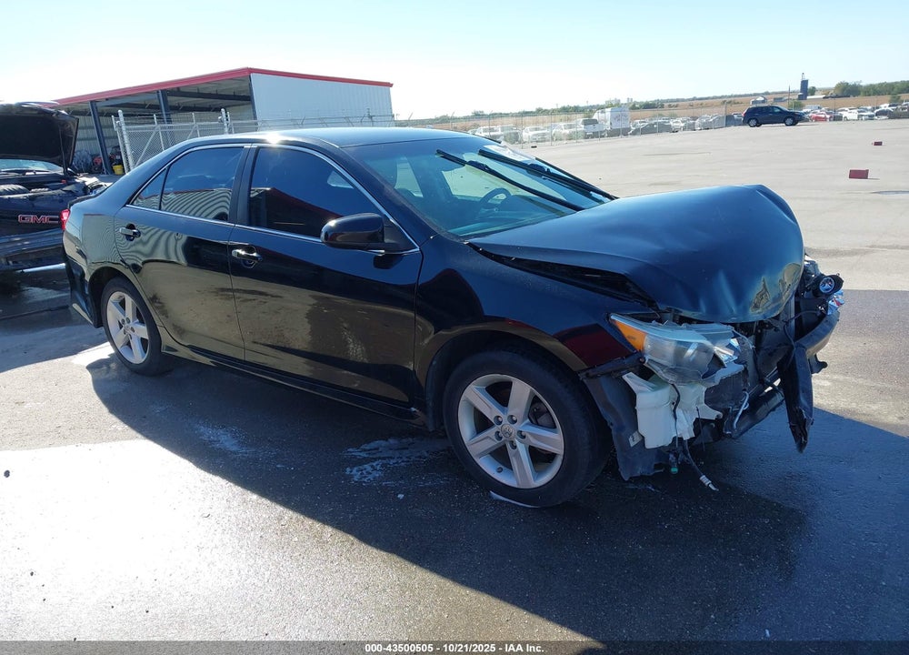 2014 TOYOTA CAMRY SE VIN: 4T1BF1FK3EU319538
