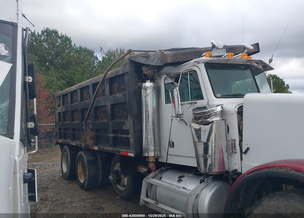 2000 PETERBILT 378 VIN: 1NPFXBTX9YN501633