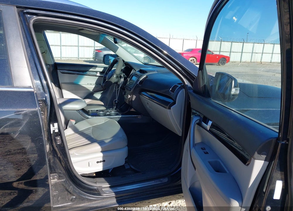 2014 KIA SORENTO SX VIN: 5XYKW4A7XEG451884