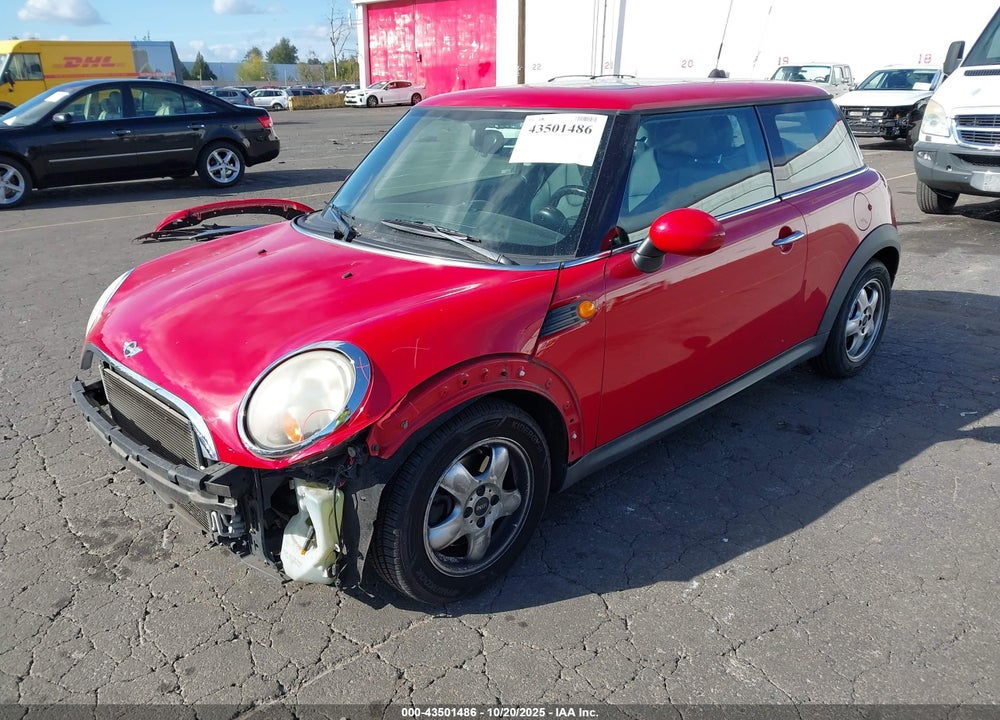 2009 MINI COOPER VIN: WMWMF33579TW70887