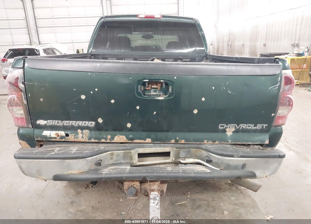 2005 CHEVROLET SILVERADO 2500HD LS VIN: 1GCHK23275F818206