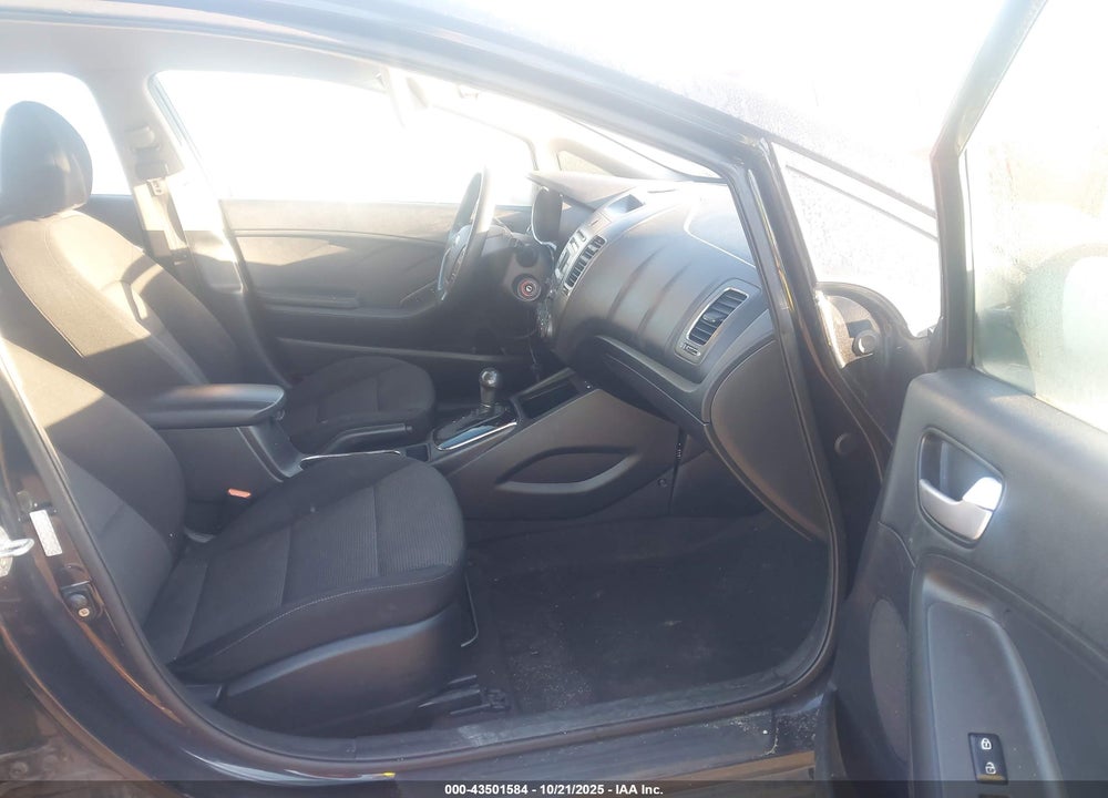 2017 KIA FORTE LX VIN: KNAFK5A87H5699824