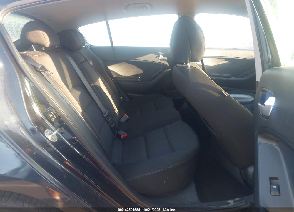 2017 KIA FORTE LX VIN: KNAFK5A87H5699824