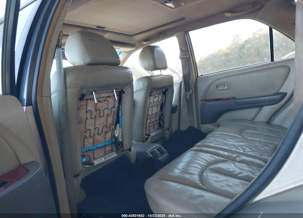 2000 LEXUS RX 300 VIN: JT6HF10U0Y0123228