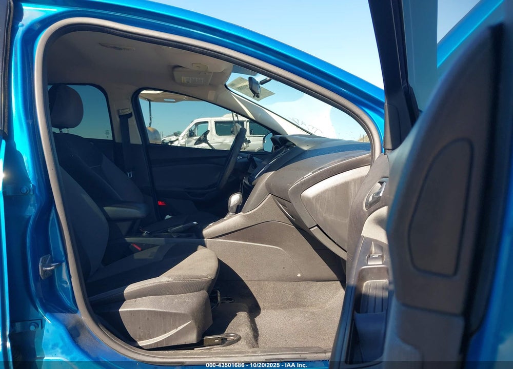 2014 FORD FOCUS SE VIN: 1FADP3F22EL111913