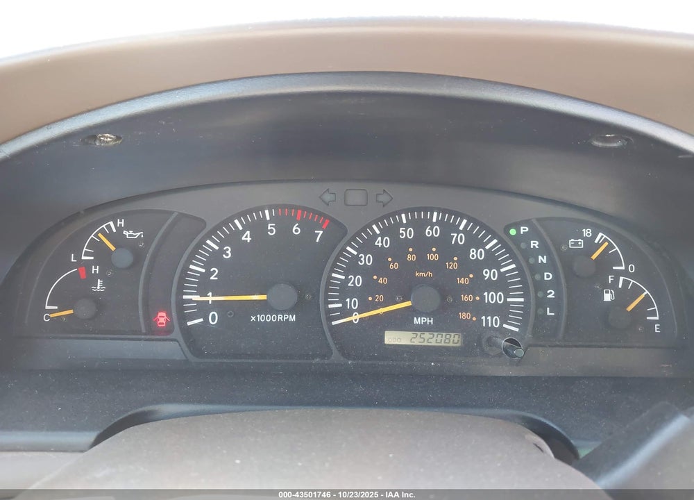 2000 TOYOTA TUNDRA LTD V8 VIN: 5TBBT4810YS073925