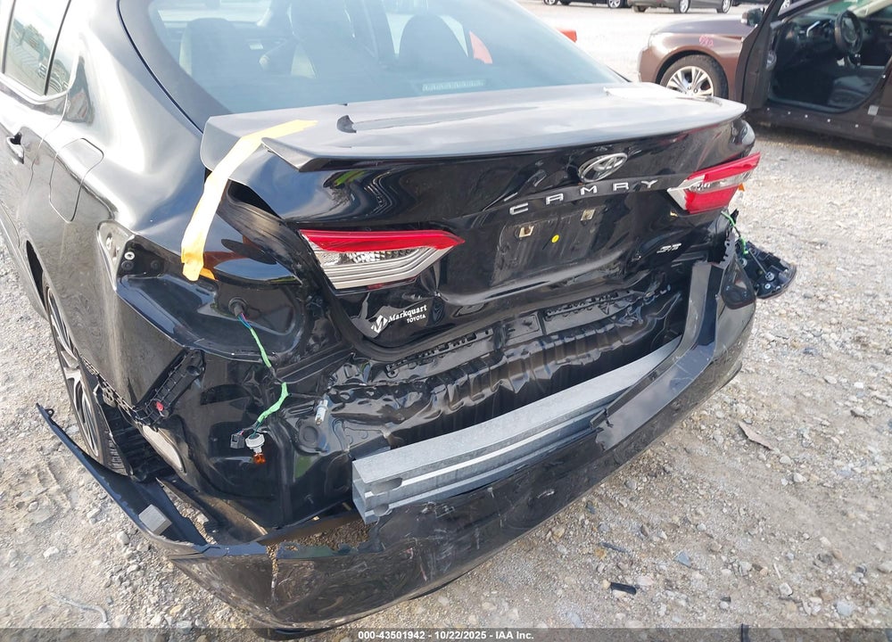2019 TOYOTA CAMRY VIN: 4T1B11HK5KU161680