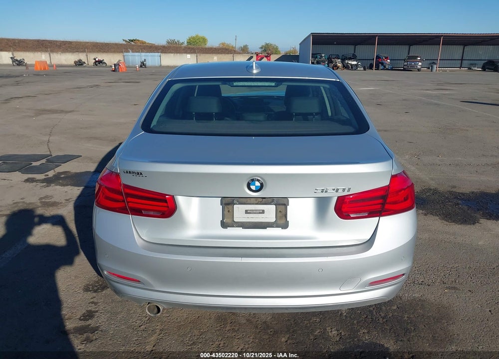 2017 BMW 3 SERIES VIN: WBA8A9C37HK864051