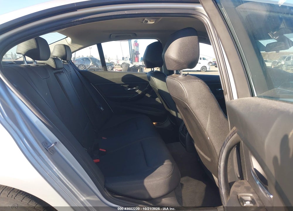 2017 BMW 3 SERIES VIN: WBA8A9C37HK864051