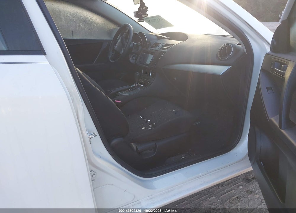 2011 MAZDA 3 I TOURING VIN: JM1BL1VF4B1498803