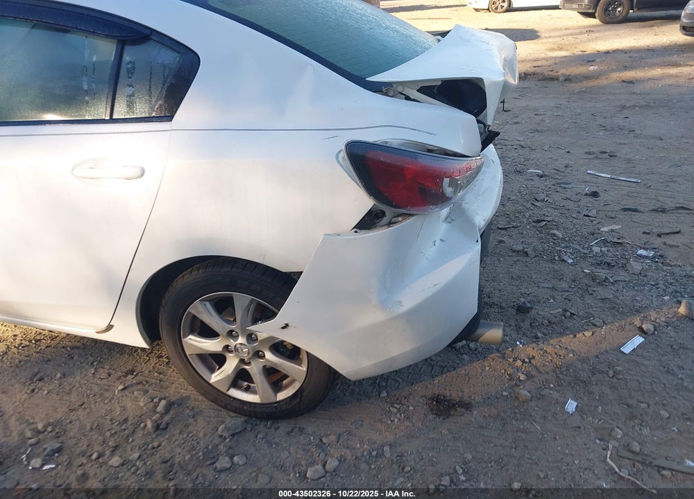 2011 MAZDA 3 I TOURING VIN: JM1BL1VF4B1498803